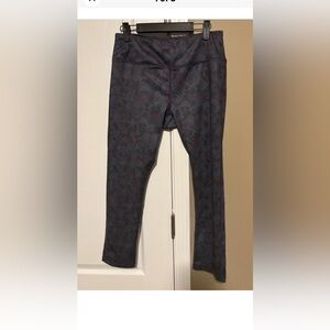 Pro Player Black and Red Geometric Leggings